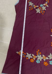 Embroidered Sleeveless Kurta