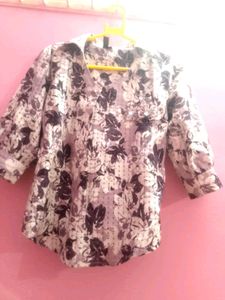 Beautiful Floral Top 💜