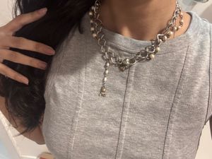 chic silver necklace