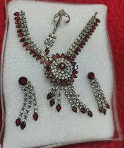 Stunning Red &amp; White Stone Jewellery Set