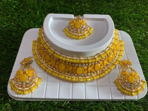 Yellow Kundan Choker Set