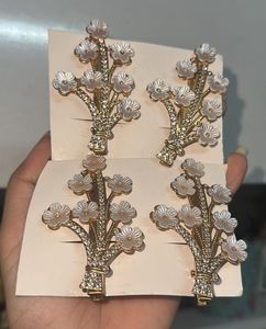 Set of 4 Elegant Flower Hair Clips