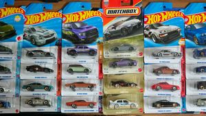 Hot Wheels set of 24(no fantasy)