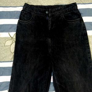 Black Wide-Leg Jeans