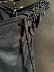 H&amp;M Black Ruffled Skirt