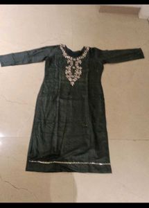 Elegant Emerald Green Embroidered Kurta