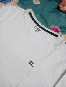 White Long Sleeve T-Shirt - M