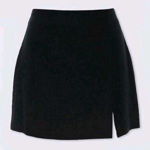 Mini Skirt with Cute Side Slit!!