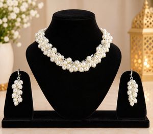 Elegant Pearl Necklace and Earrings Set