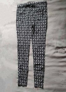 Stylish Women’s Jeggings – Red &amp; Black-White Graph