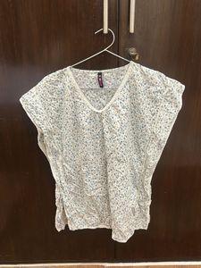blue coloured short kaftan style top