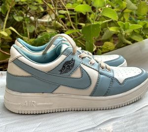 AIR JORDAN