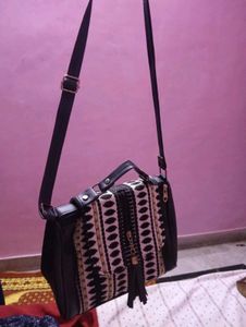 Stylish patterned handbag