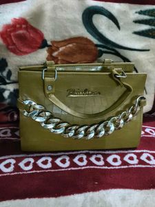 Fashion Handbag with Chain Detail