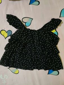 Black Polka Dot Ruffle Top🖤