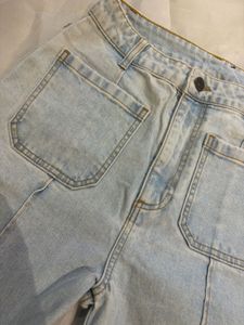 Light Wash 90s Flare baggy  Jeans