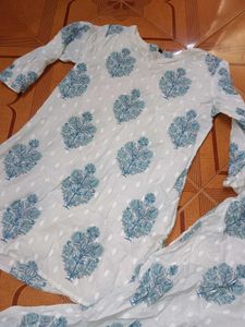White &amp; Blue Floral Kurta Set 38 size