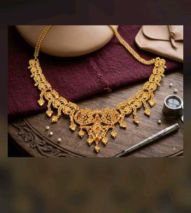 Elegant Gold Necklace