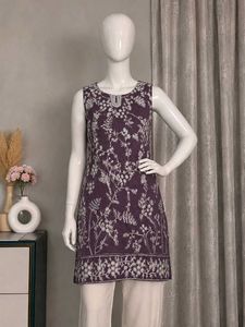 Elegant Purple Embroidered Kurta