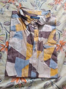 Men's Abstract Print Button-Down Shirt
