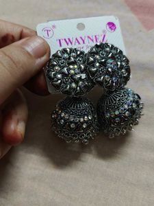 Twaynez Ethnic Jhumka Earrings