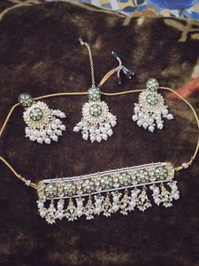 Stunning Pearl &amp; Kundan Jewellery Set