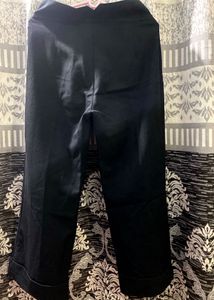 Chic Wide-Leg Black Trousers