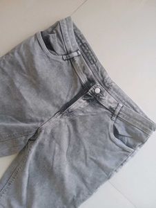 Red Cropped T-Shirt with Grey Jeans