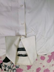 White Full Sleeves Shirt For Men In L Size