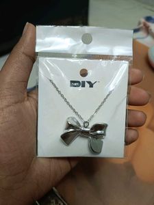 Silver Bow Pendant Necklace - DIY