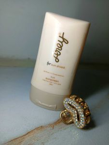 Arey Vitamin C Defense Sunscreen SPF 50 PA++++