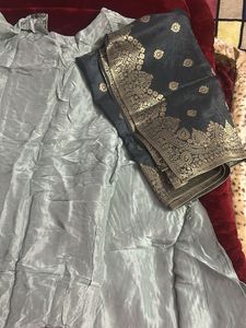 Elegant Pakistani Suit