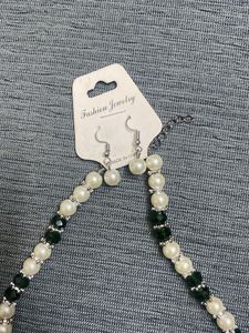 Elegant Pearl &amp; Emerald Beaded Necklace Set