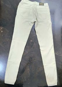 Ivory/Off white Colored Skinny Fit Pants