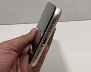 Apple iPhone 11 - White 128GB GOOD CONDITION ALL O