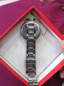 Titan Youth Analog Black Dial Women's Watch🩶