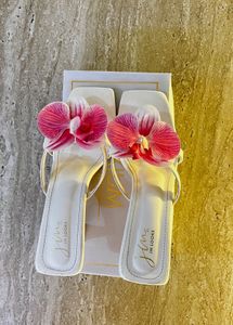 Chic Floral Embellished Flat Sandals