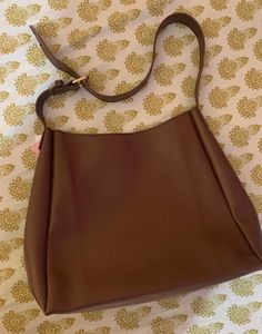 Minimalist Brown Shoulder Bag for college