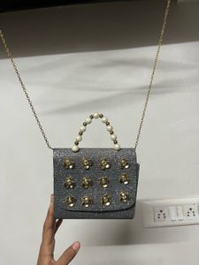 Sparkly Flower Detail Party Bag🤩🩶
