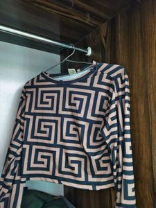 Geometric Print Long Sleeve Crop Top