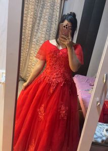Stunning Red Embellished Gown❤️🎀🧚🏻‍♀️