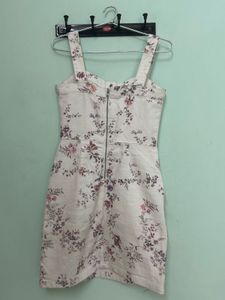 Cute floral corset-style mini dress 👗