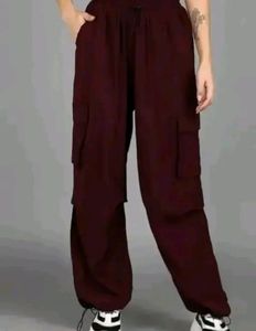 Women solid stylish ns cargo style jogers..