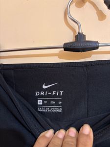 Nike Colorblock Athletic Leggings