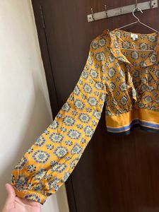 Stylish Printed Bell Sleeve Crop Top