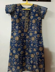Elegant Blue Floral Kurti – Size L 💙