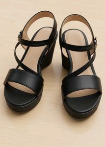 Stylish Black Wedge Sandals