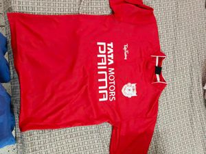 8 Bundle of Men's T-Shirts