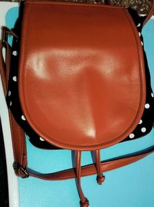 KLEIO Black Slingbag