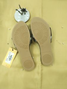 Vishudh Women Black,Sliver Flats